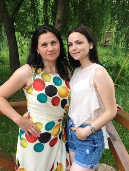 Nastya-Ilyasevich-and-mom